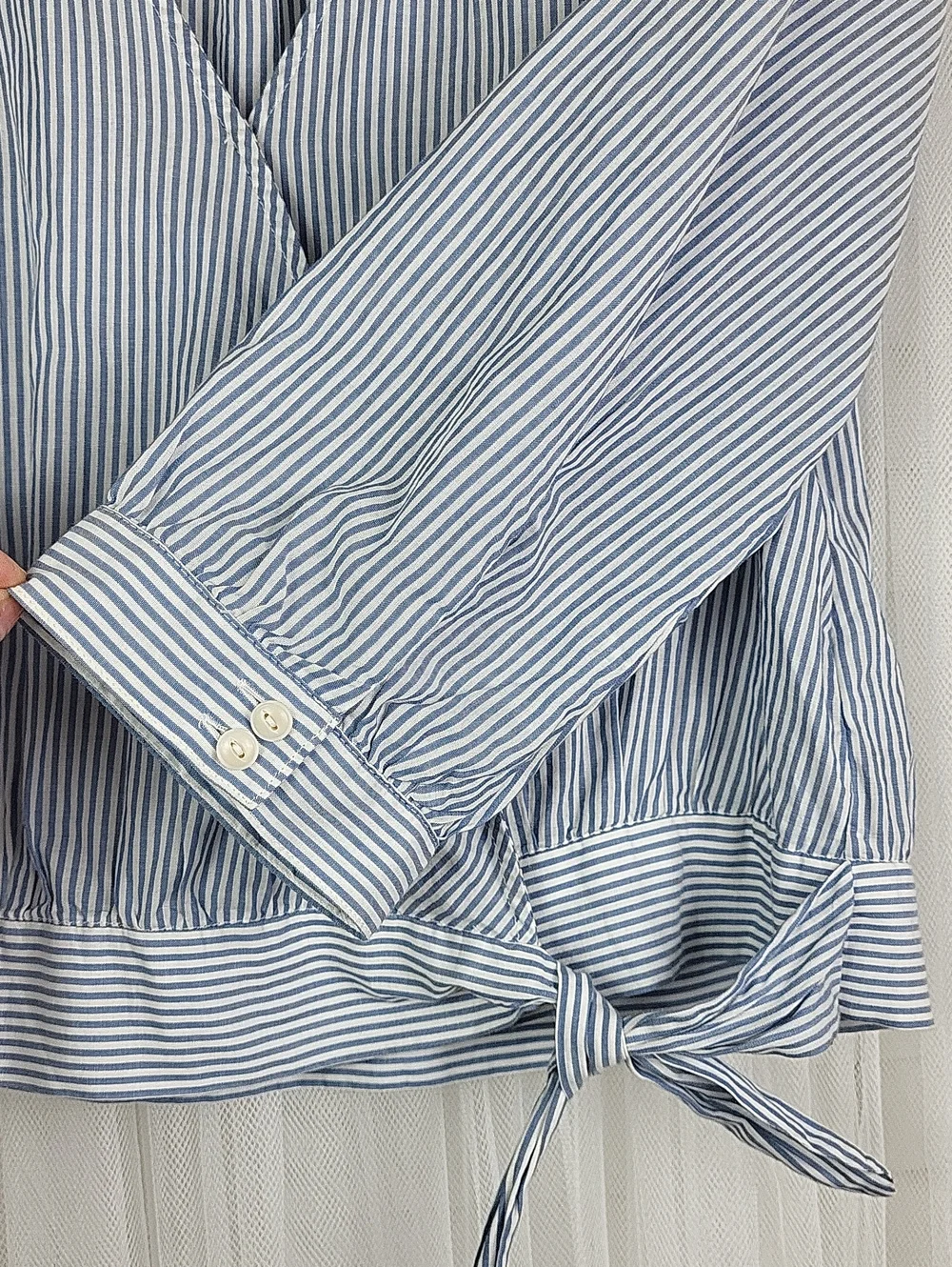 Madewell 100% cotton Navy and White Striped Wrap Blouse with Tie Waist. Size S